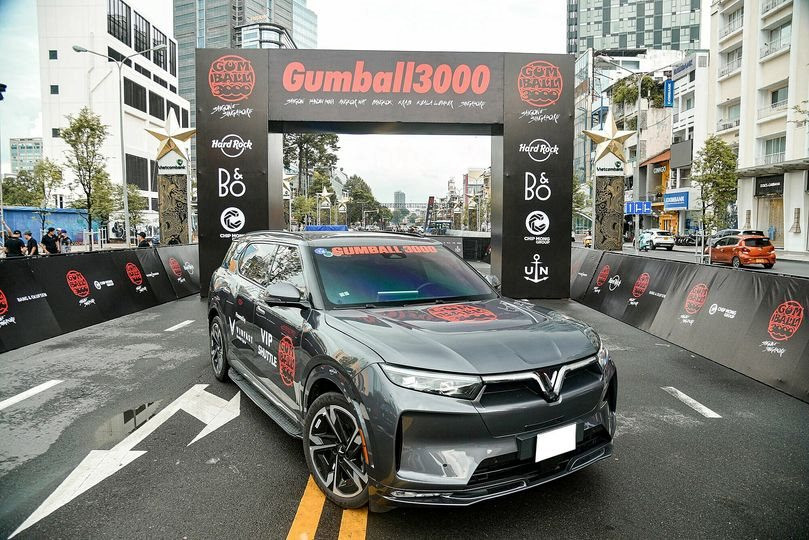 Dàn xe 3.000 tỷ của ông Đặng Lê Nguyên Vũ, VinFast có mặt tại Gumball 3000 - Ảnh 4.