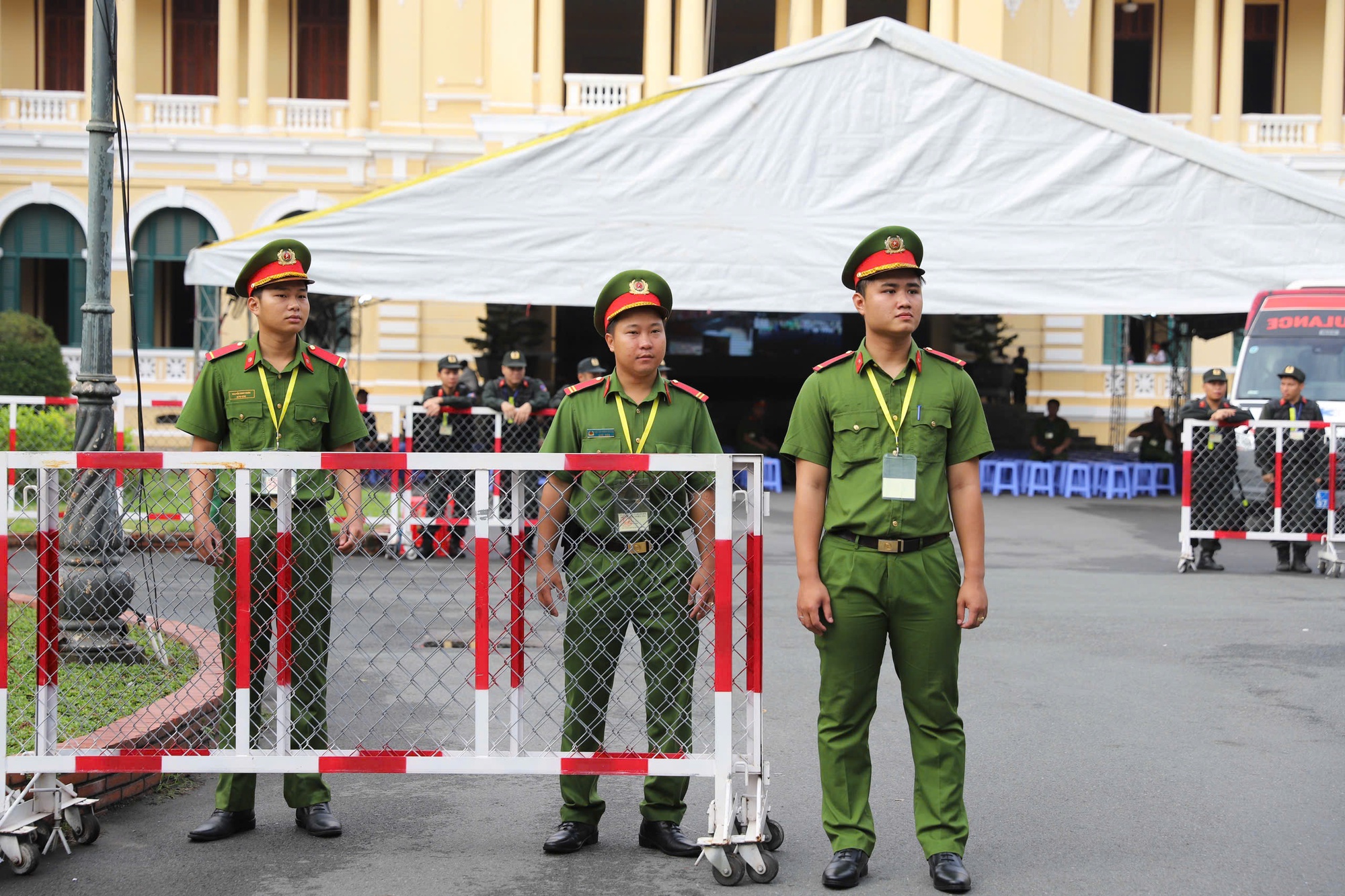 Những hình ảnh đầu tiên về phiên tòa bà Trương Mỹ Lan lần thứ 2- Ảnh 3.