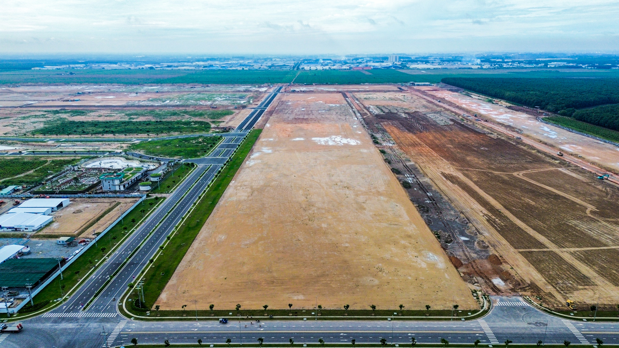 Toàn cảnh công trường xây dựng khu công nghiệp rộng gấp rưỡi quận 1, có siêu nhà máy 1,3 tỷ USD- Ảnh 4.