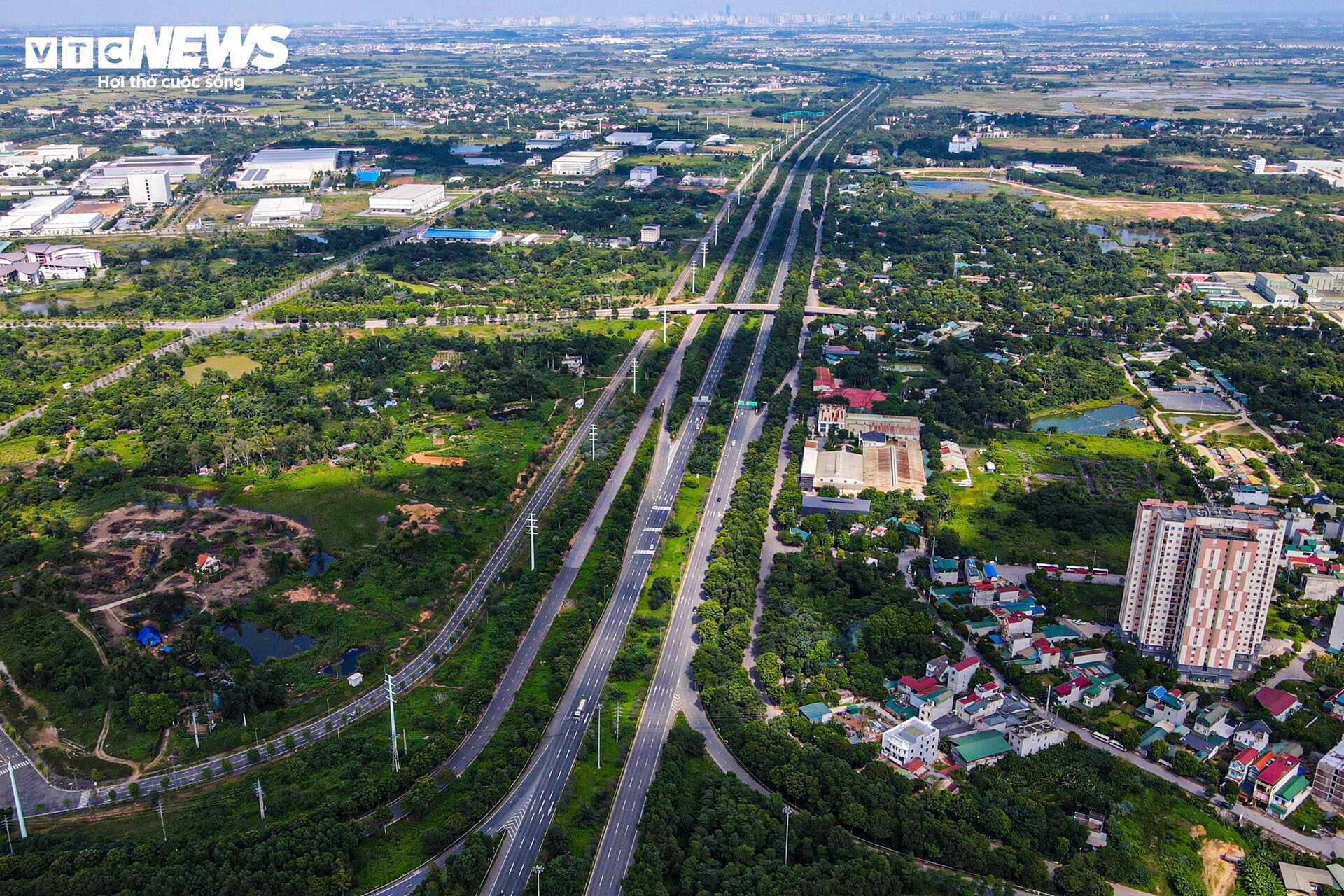 Ngắm những công trình tiêu biểu làm thay đổi diện mạo Thủ đô- Ảnh 22.