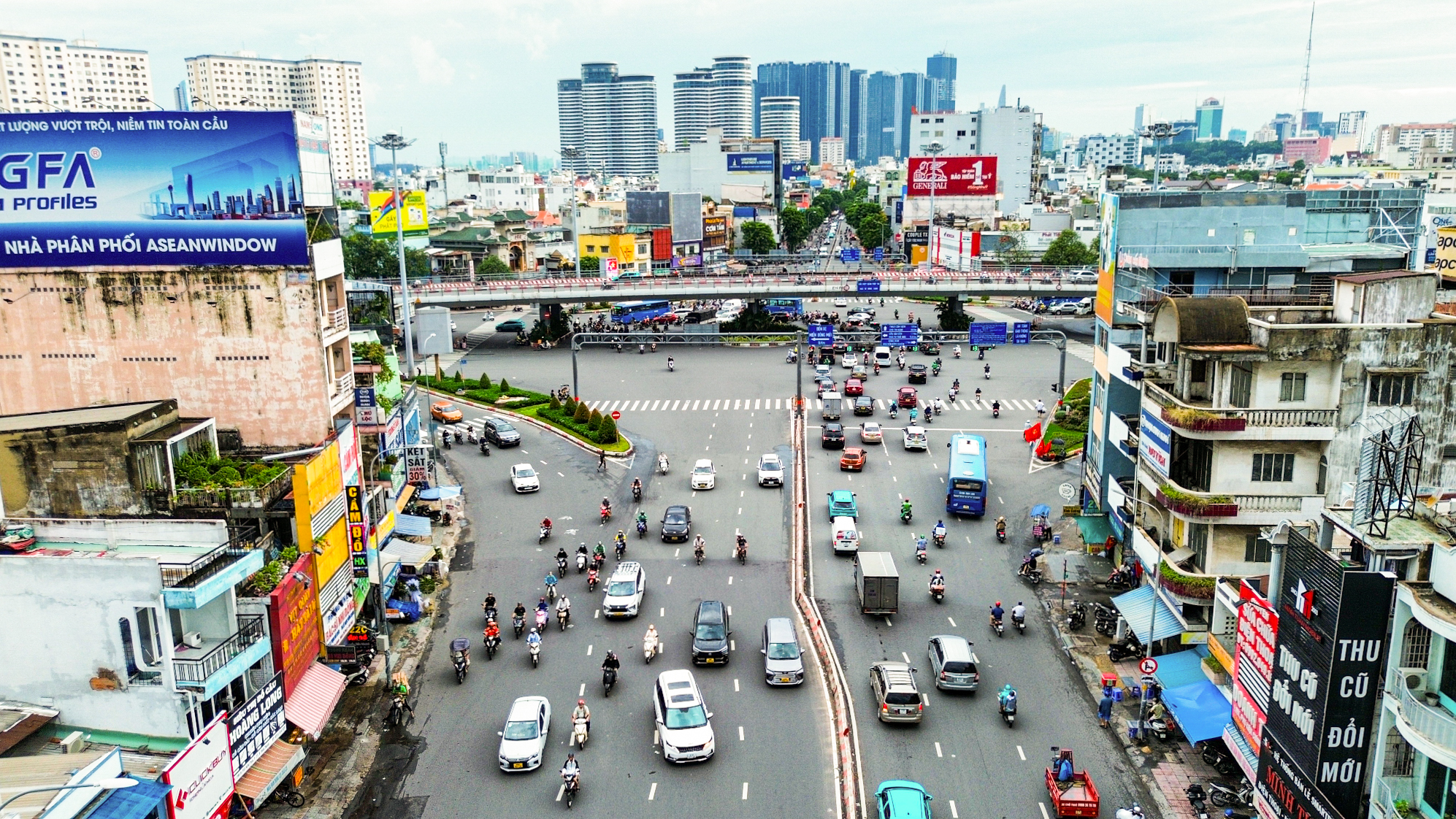 Cảnh đối lập trên con đường huyết mạch nối Thành phố Hồ Chí Minh và Bình Dương: Nơi là đại lộ 8 làn xe, nơi đang chuẩn bị 14.000 tỷ để mở rộng- Ảnh 10.