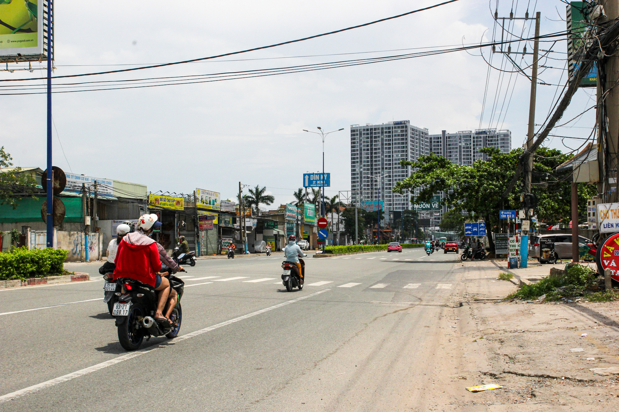 Cảnh đối lập trên con đường huyết mạch nối Thành phố Hồ Chí Minh và Bình Dương: Nơi là đại lộ 8 làn xe, nơi đang chuẩn bị 14.000 tỷ để mở rộng- Ảnh 3.