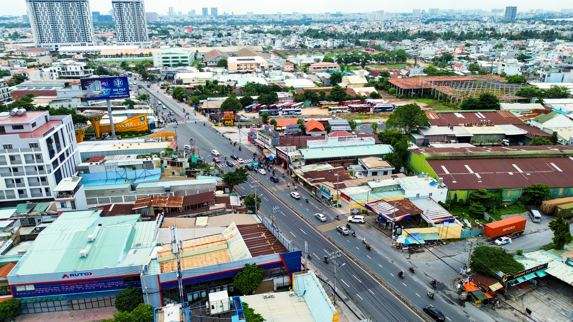 Cảnh đối lập trên con đường huyết mạch nối Thành phố Hồ Chí Minh và Bình Dương: Nơi là đại lộ 8 làn xe, nơi đang chuẩn bị 14.000 tỷ để mở rộng- Ảnh 7.