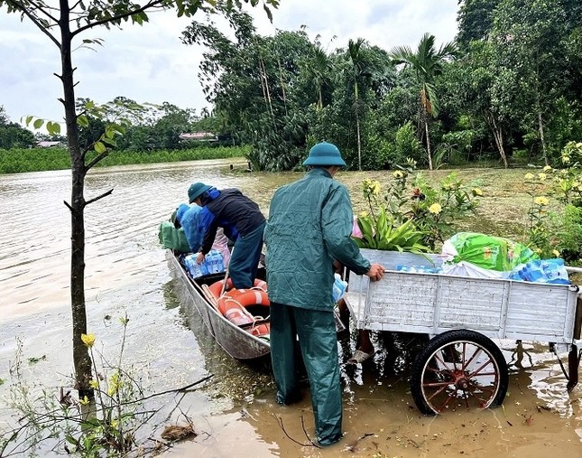 Lũ làm gãy đứt cầu Bến Nhạ ở thanh hóa , hàng ngàn hộ bị cô lập - Ảnh 3.