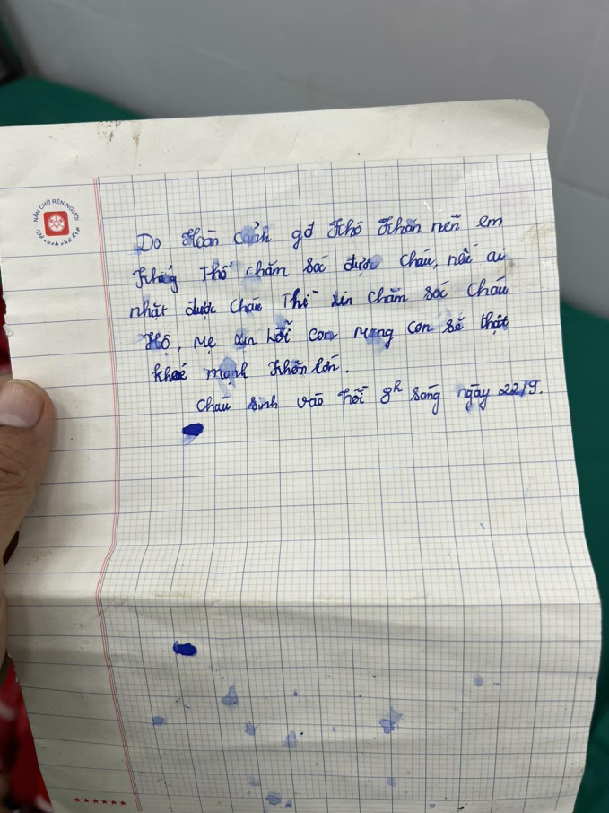 Bé trai sơ sinh bị bỏ rơi ở Sơn La kèm lá thư "mẹ xin lỗi": Chủ tịch xã tiết lộ chi tiết bất ngờ- Ảnh 2.