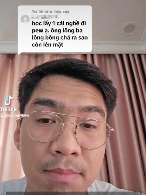 Bị netizen "góp ý" vì quá lông bông, PewPew khoe nhẹ CV "khủng"- Ảnh 2.