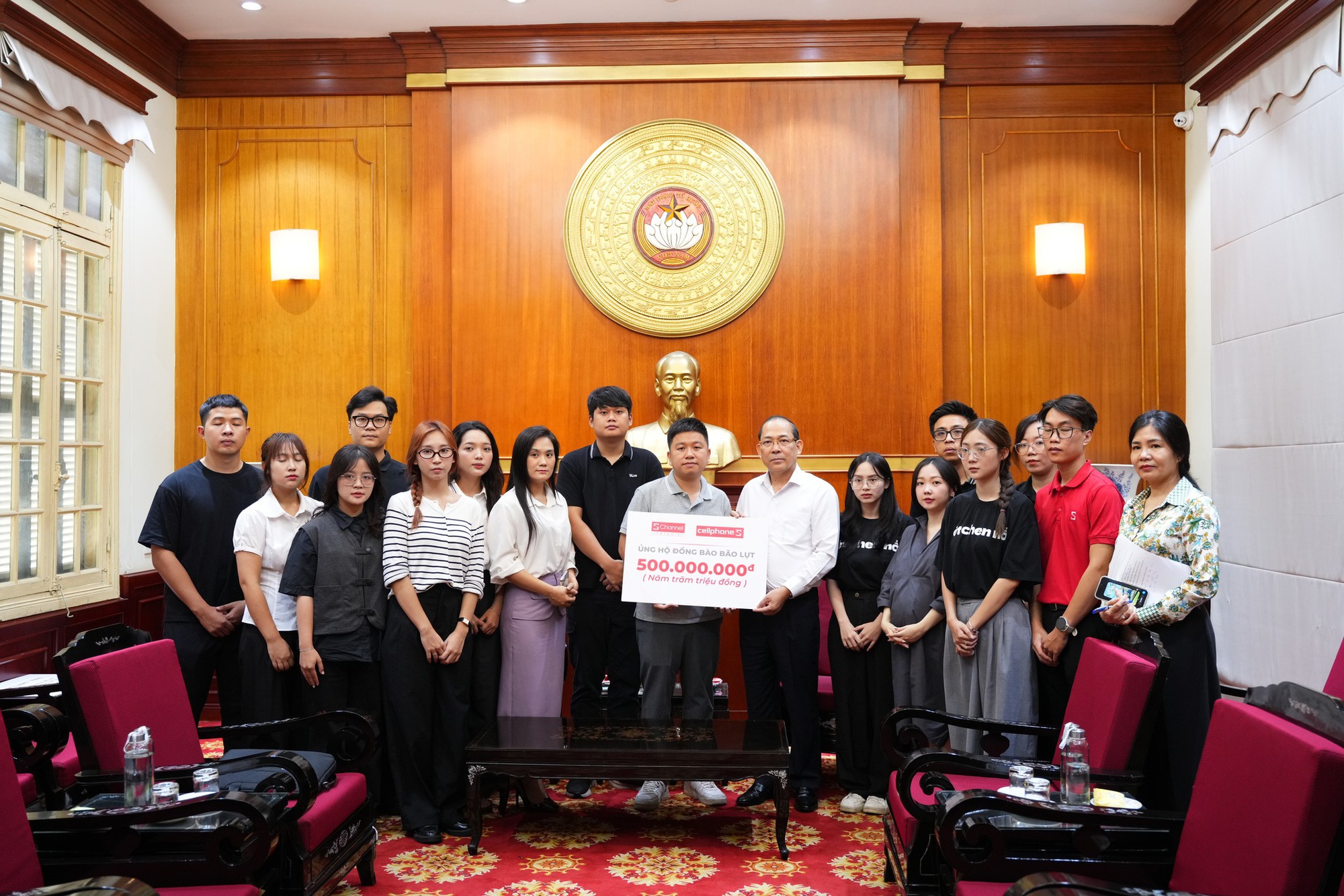 Nhà sáng lập Schannel Huy NL: "Điện thoại AI giúp tôi có thêm thời gian làm những việc có ích" - Ảnh 3.