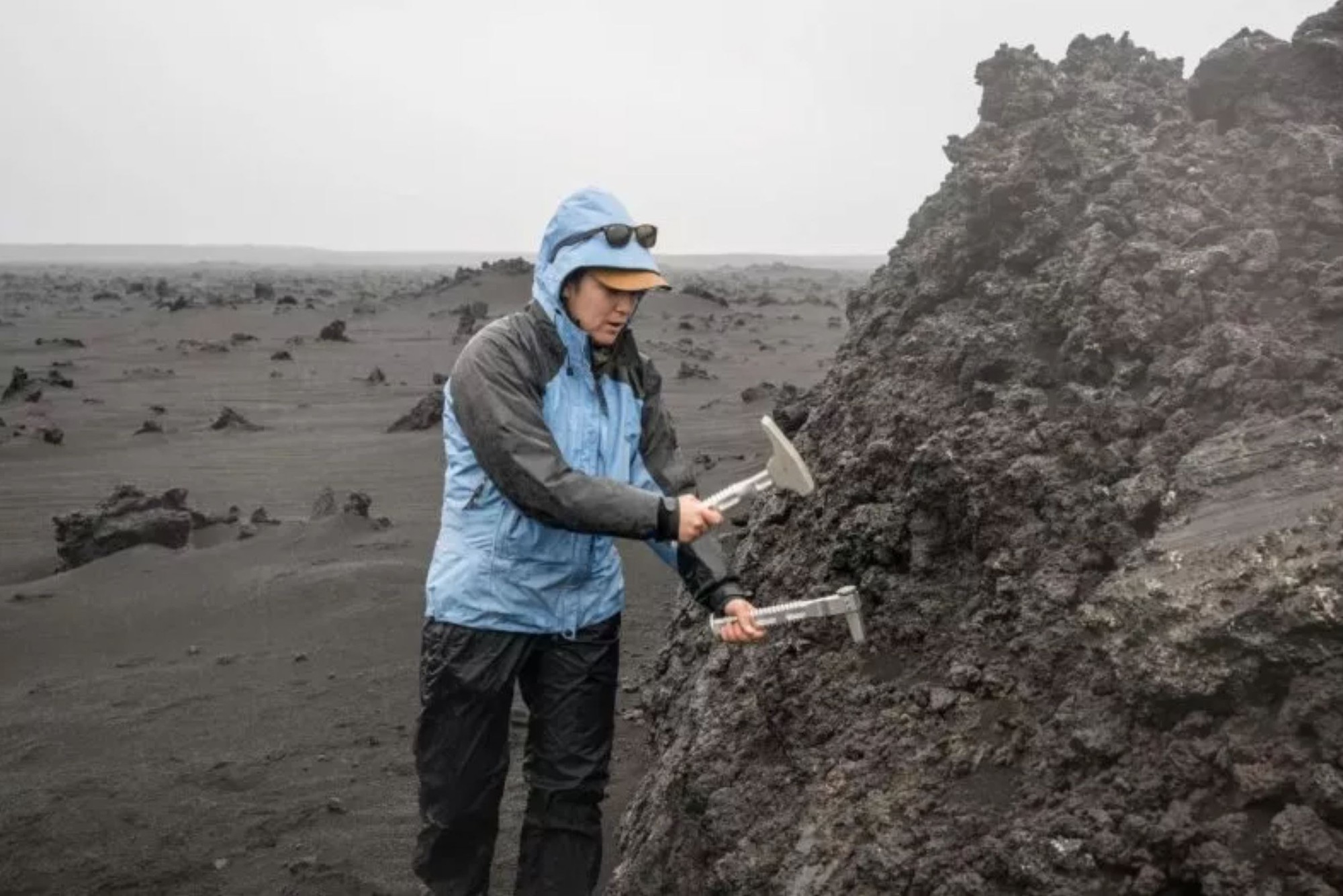 NASA chuẩn bị chinh phục Mặt Trăng: Địa điểm giống "Chị Hằng" nhất trên Trái Đất trở thành nơi huấn luyện- Ảnh 3.