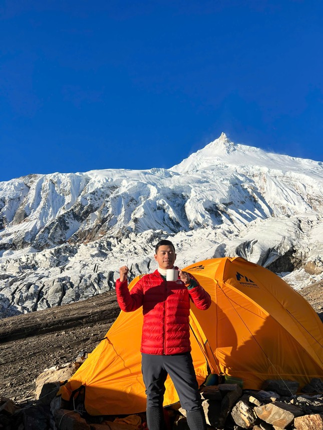 Người Việt Nam đầu tiên chinh phục đỉnh Manaslu cao 8.163m: 'Kì diệu nhất là cảm giác vượt qua chính mình'- Ảnh 3.