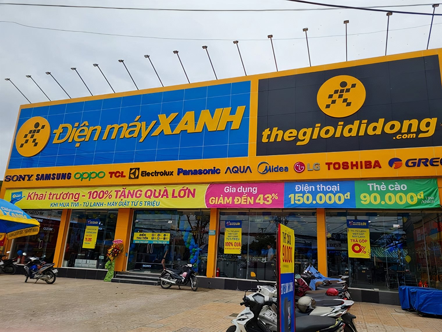 Từng cắt giảm hơn 20.000 nhân sự, Thế Giới Di Động “quay xe” mời nhân viên cũ trở lại làm việc- Ảnh 1.