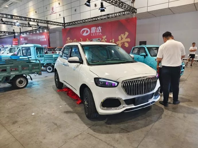 Xe 'siêu sang' giá rẻ bất ngờ: Trung Quốc tung ra loạt xe Rolls-Royce và Maybach phiên bản mini cho người 'sành điệu' nhưng ít tiền! - Ảnh 6.