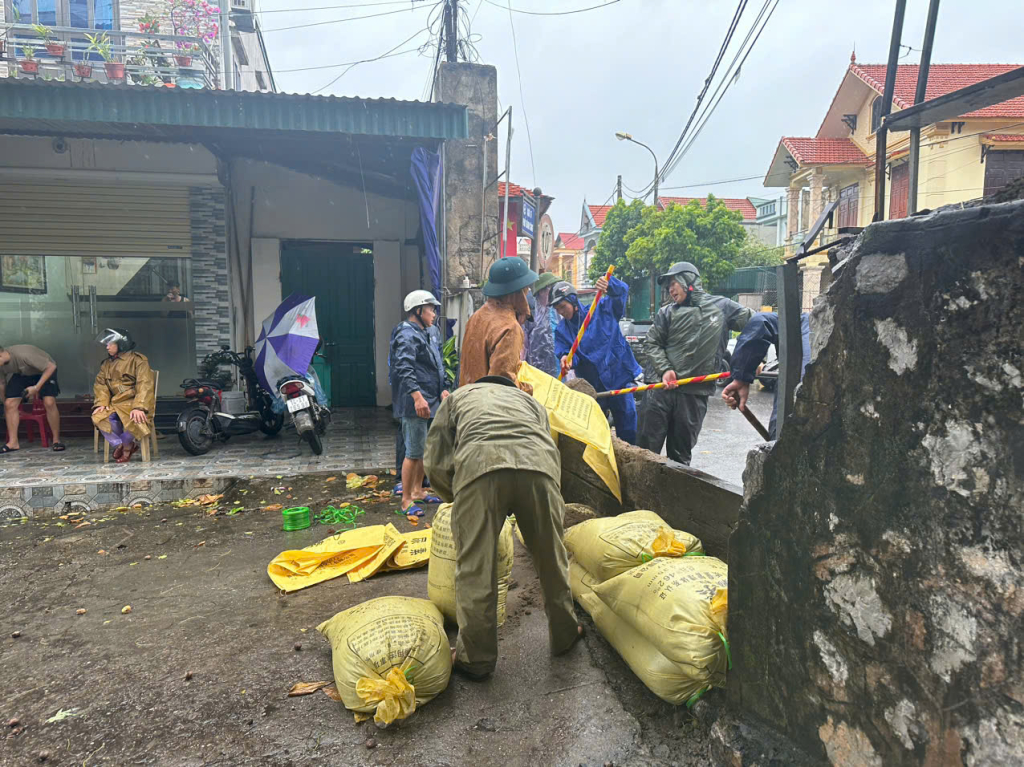 Bão số 3 đổ bộ Quảng Ninh gây thiệt hại nghiêm trọng về tài sản - Ảnh 4.