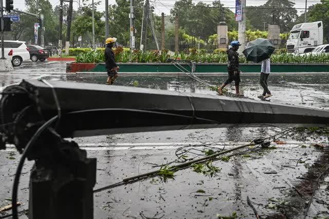 Philippines có thể chuẩn bị đón 2 cơn bão mới sau siêu bão Yagi- Ảnh 1.