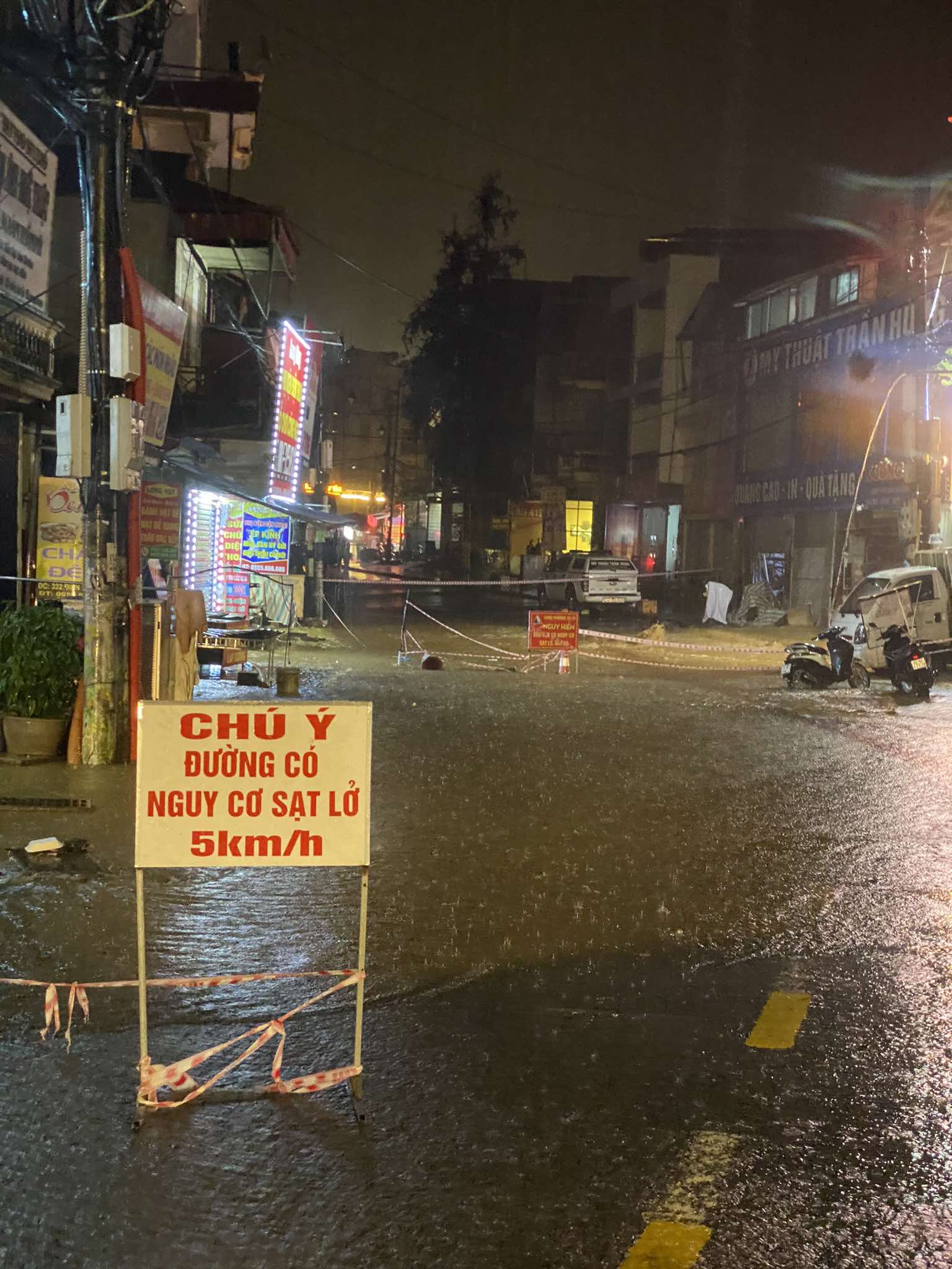 Nhiều cơ sở lưu trú ở Sa Pa miễn phí cho người dân và du khách bị kẹt lại do mưa bão, sạt lở- Ảnh 7.