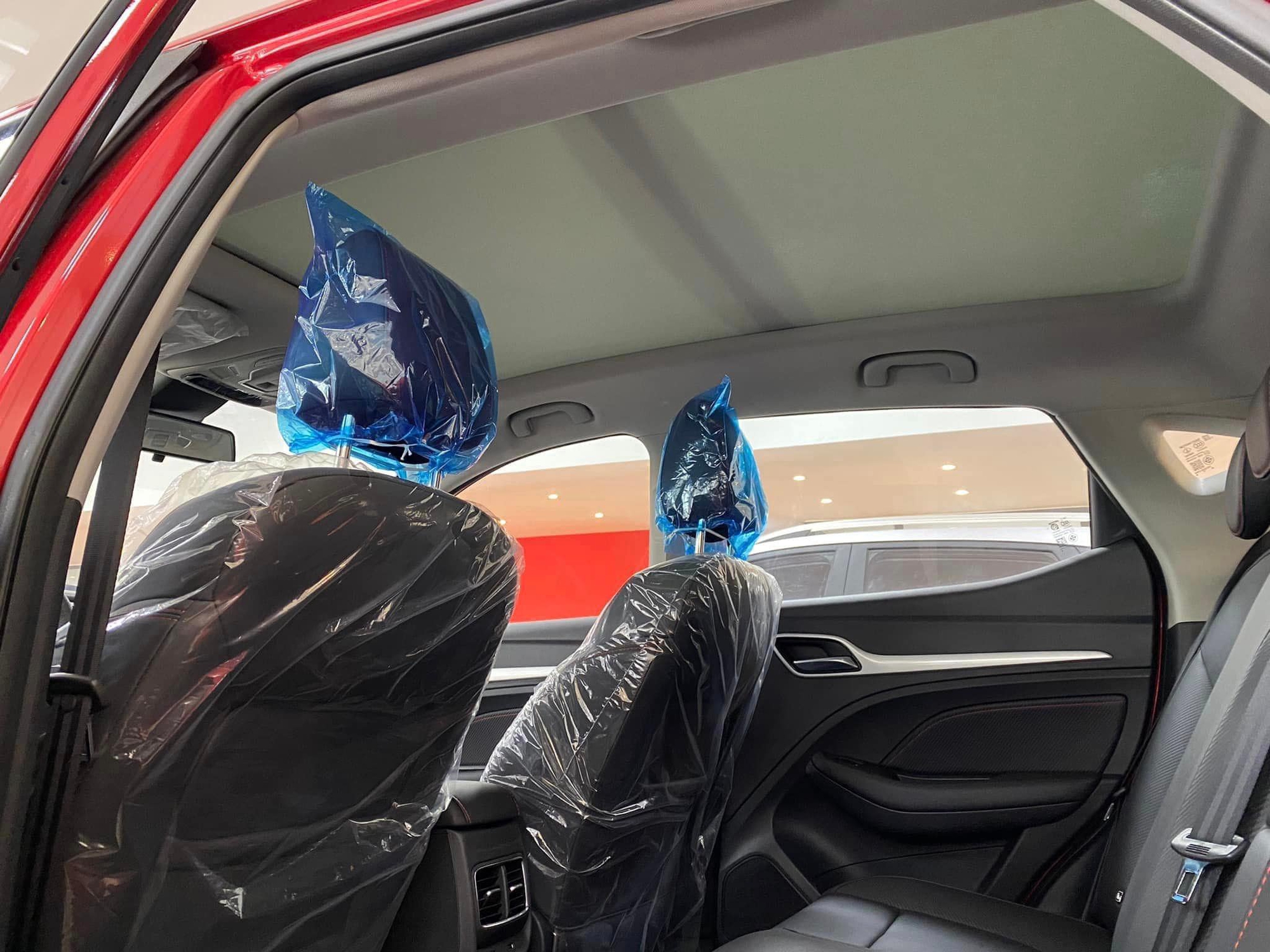 MG ZS giảm sốc 200 triệu tại đại lý: SUV hạng B nhưng giá rẻ ngang Raize, Sonet- Ảnh 9. MG ZS giảm sốc 200 triệu tại đại lý: SUV hạng B nhưng giá rẻ ngang Raize, Sonet- Ảnh 9.