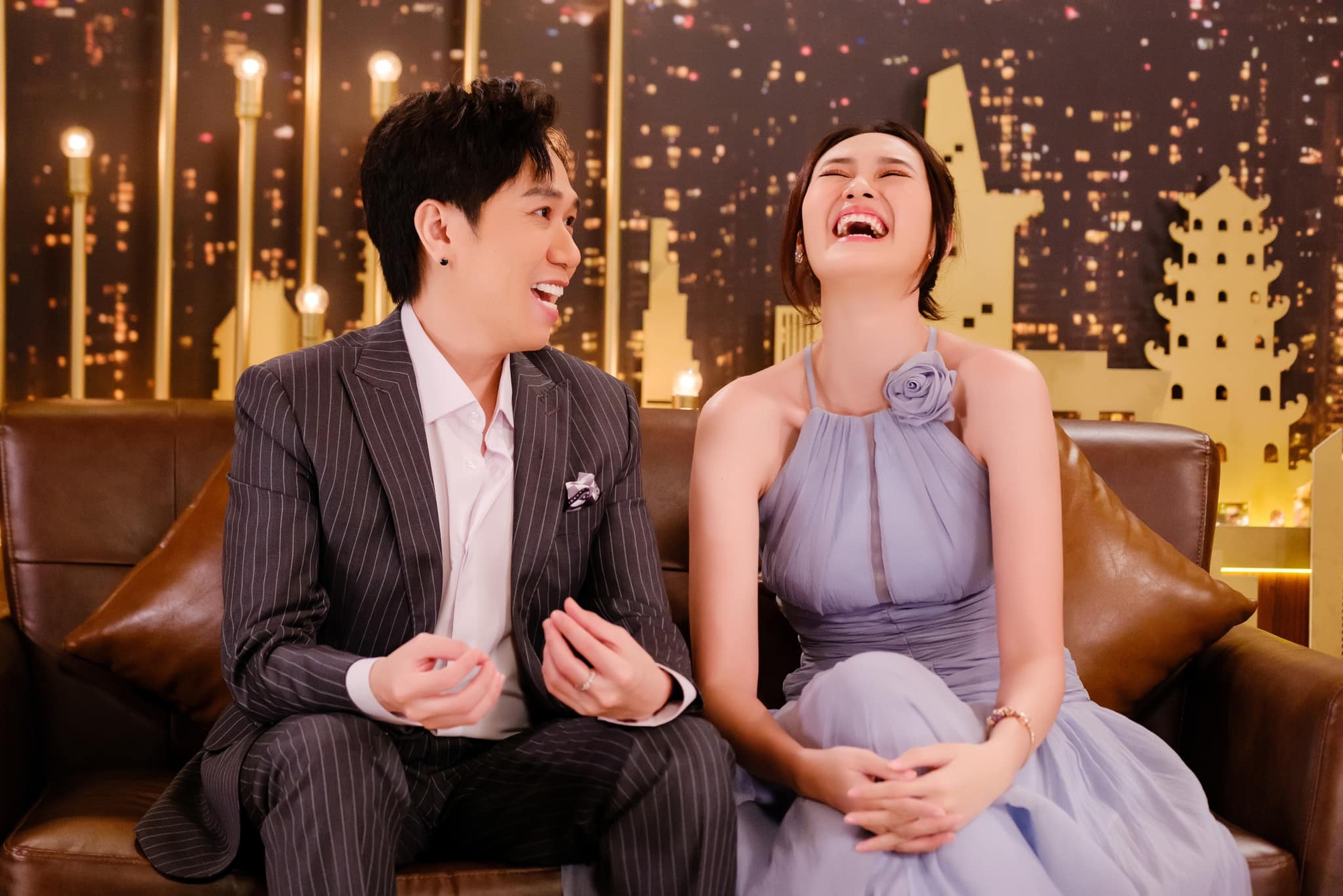 Bị hỏi về cuộc sống vợ chồng son, Anh Đức nói bà xã: “Em đừng nói không đúng sự thật như vậy” - Ảnh 6.