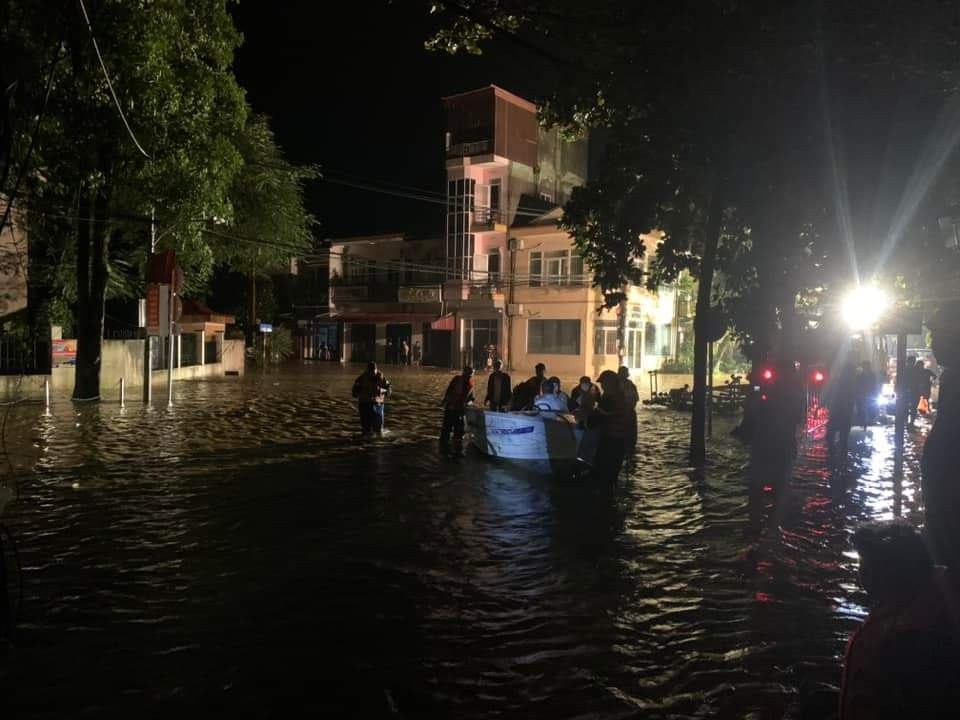 Y&ecirc;n B&aacute;i: Nước tiếp tục d&acirc;ng cao dự kiến th&ecirc;m 30cm, cảnh b&aacute;o cấp độ rủi ro thi&ecirc;n tai do lũ cấp 3 - Ảnh 2.