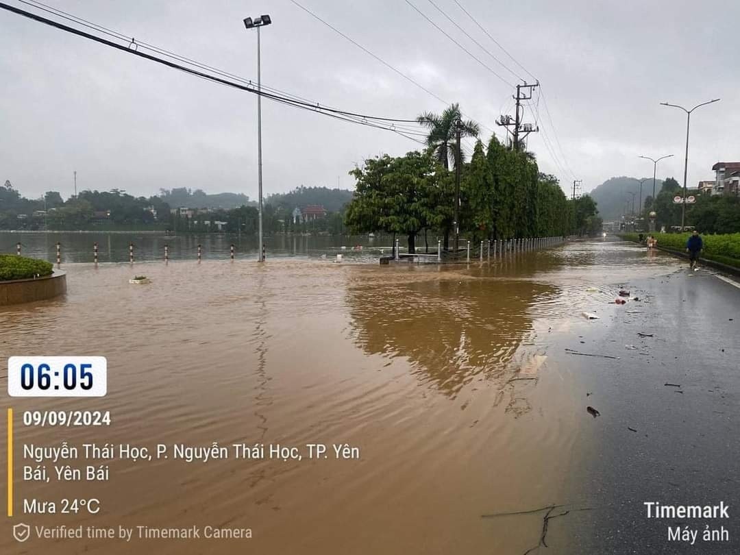 Y&ecirc;n B&aacute;i: Nước tiếp tục d&acirc;ng cao dự kiến th&ecirc;m 30cm, cảnh b&aacute;o cấp độ rủi ro thi&ecirc;n tai do lũ cấp 3 - Ảnh 3.