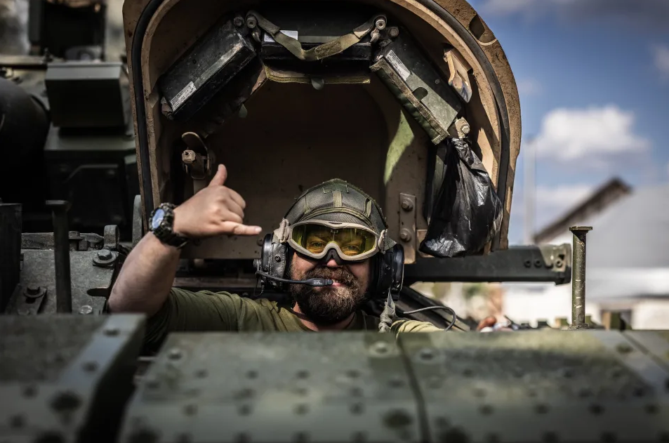 Cây cầu Kerch nối Crimea với Nga đứng trước nguy cơ sụp đổ - Ảnh 2.