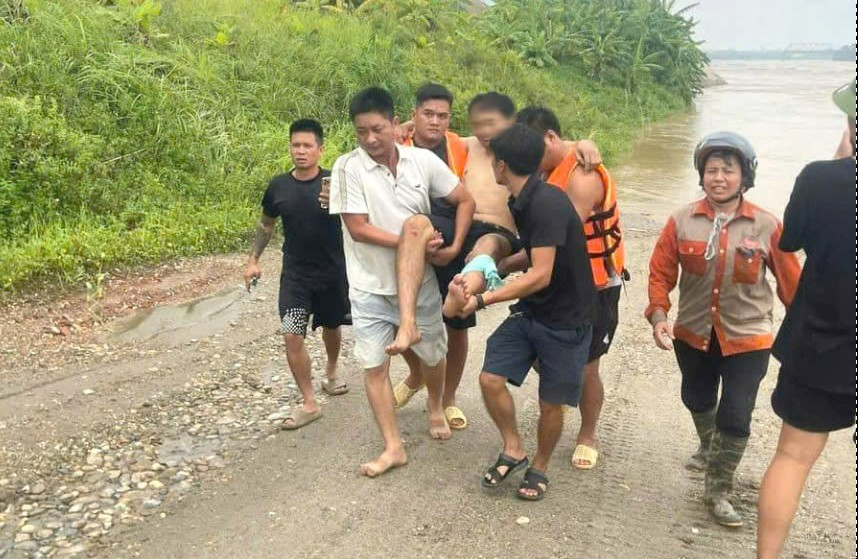 Nạn nhân kể gì về giây phút sinh tử rơi xuống sông Hồng trong vụ sập cầu Phong Châu?- Ảnh 3.