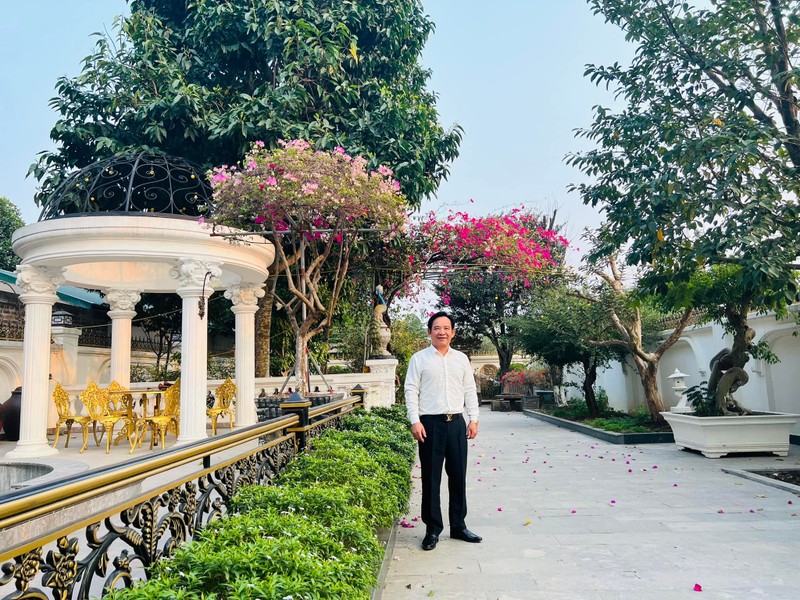 Căn biệt thự to, đẹp như lâu đài của NSƯT Quang Tèo: Được khán giả ủng hộ từ viên gạch, bê tông, nội thất... - Ảnh 6. Căn biệt thự to, đẹp như lâu đài của NSƯT Quang Tèo: Được khán giả ủng hộ từ viên gạch, bê tông, nội thất... - Ảnh 6.