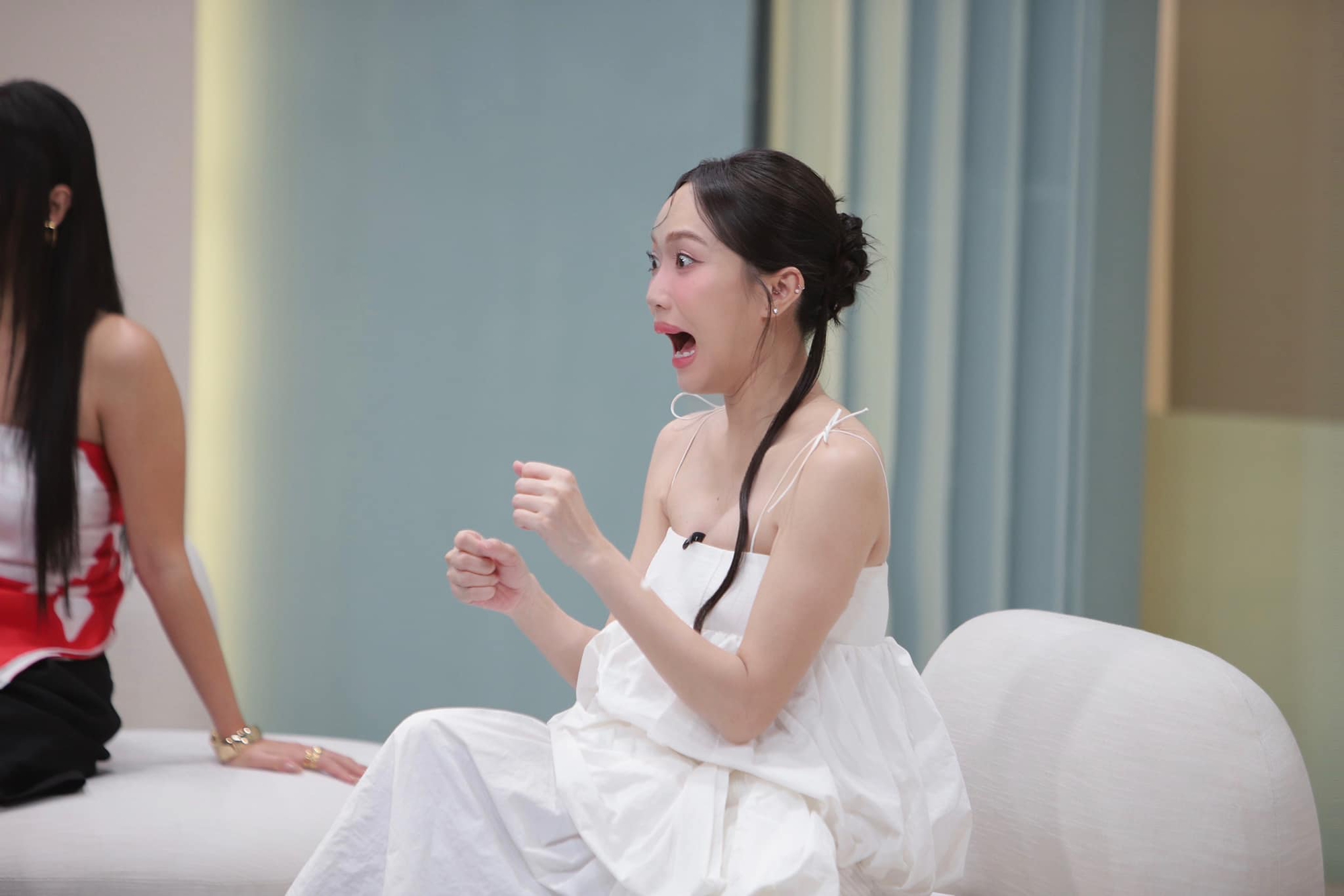 Anh T&uacute; lộ diện b&ecirc;n Diệu Nhi bụng bầu lớn r&otilde;- Ảnh 5.