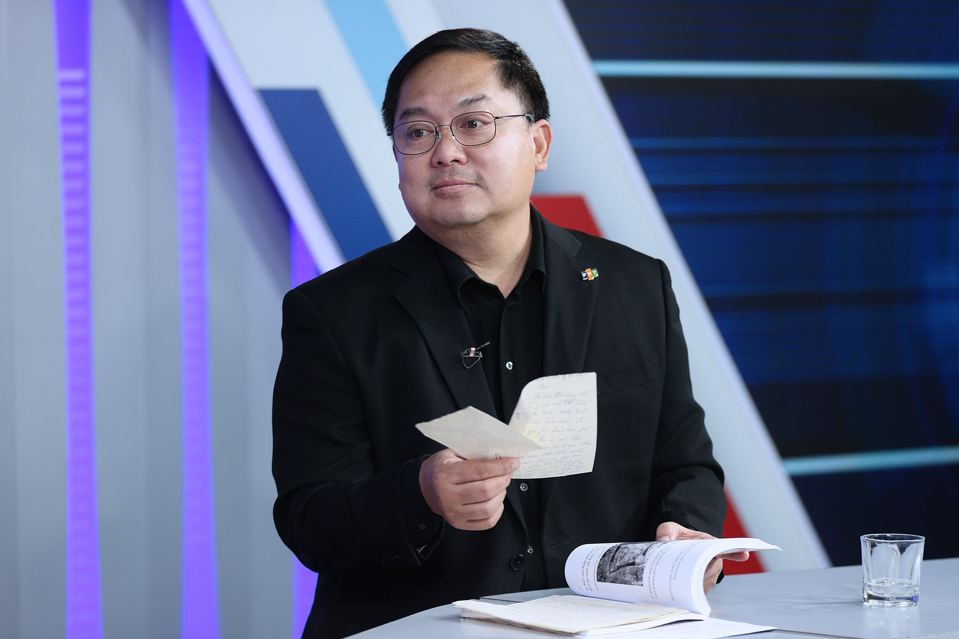 Trải l&ograve;ng của &ocirc;ng Ho&agrave;ng Nam Tiến: Lớp trưởng trường chuy&ecirc;n thi trượt Đại học, 38 tuổi mới thực hiện được ước mơ dang dở- Ảnh 2.