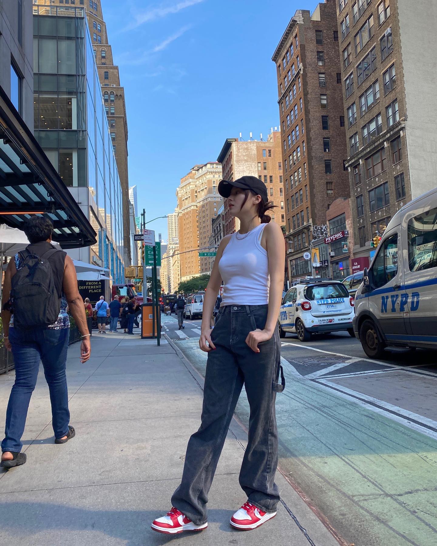 Hot girl phố đi bộ H&agrave; Nội 1 thời giờ l&agrave; mỹ nh&acirc;n đẹp vượt mặt BLACKPINK- Ảnh 20.