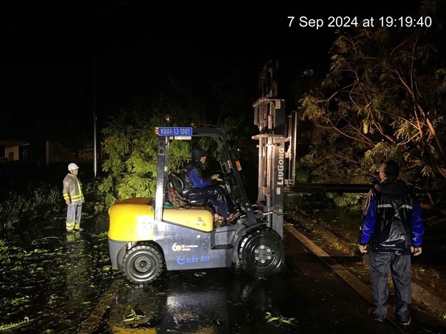 Sự thật về máy bay hạ cánh hụt Tại Nội Bài trong siêu bão YAGI - Ảnh 2.