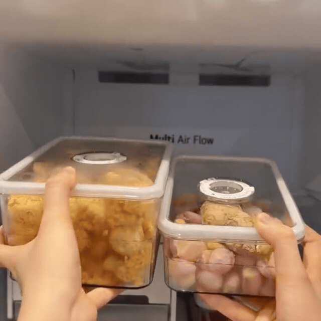 Nhìn cách cô gái dùng hộp để cất thực phẩm mà mê: Rau củ để cả tuần không hỏng, tủ lạnh sạch sẽ, gọn gàng- Ảnh 16. Nhìn cách cô gái dùng hộp để cất thực phẩm mà mê: Rau củ để cả tuần không hỏng, tủ lạnh sạch sẽ, gọn gàng- Ảnh 16.