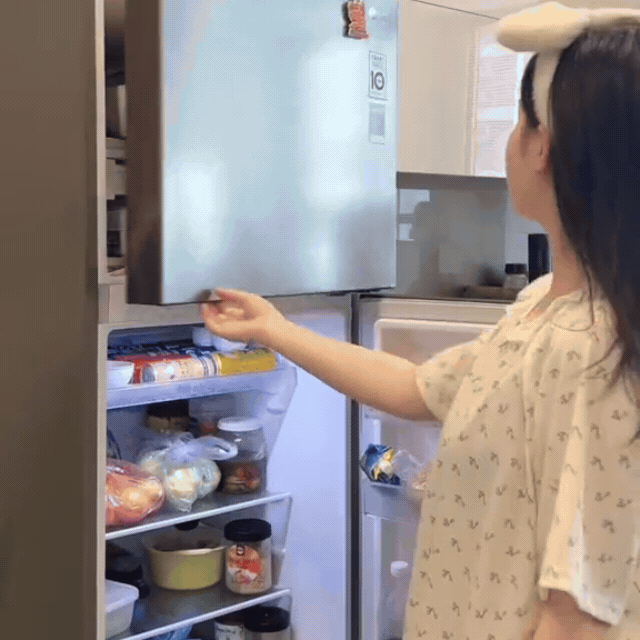 Nhìn cách cô gái dùng hộp để cất thực phẩm mà mê: Rau củ để cả tuần không hỏng, tủ lạnh sạch sẽ, gọn gàng- Ảnh 1. Nhìn cách cô gái dùng hộp để cất thực phẩm mà mê: Rau củ để cả tuần không hỏng, tủ lạnh sạch sẽ, gọn gàng- Ảnh 1.