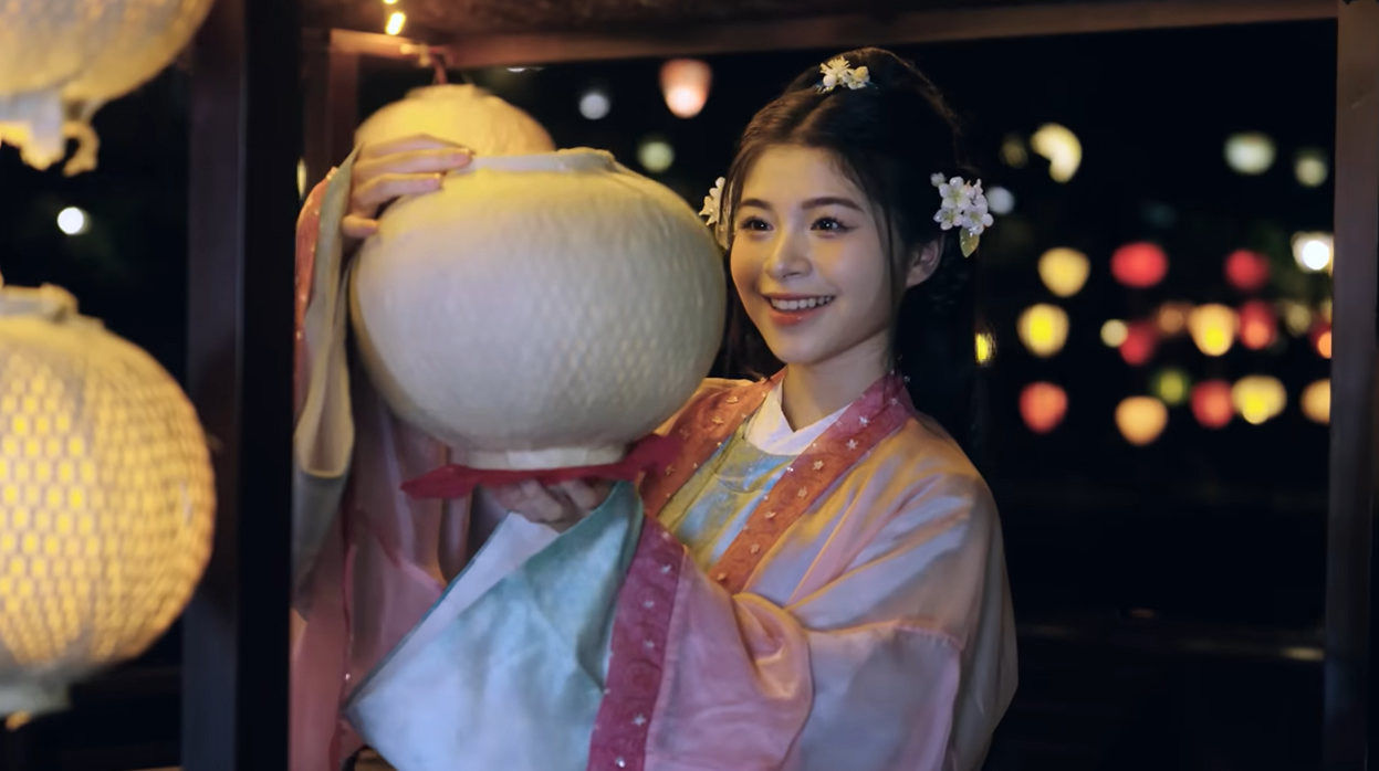 Sốc visual cặp đ&ocirc;i Việt trong web drama &ldquo;xuy&ecirc;n kh&ocirc;ng&rdquo; đang g&acirc;y x&ocirc;n xao: N&agrave;ng 2k7 c&acirc;n mọi vai, ch&agrave;ng si&ecirc;u cuốn- Ảnh 2.