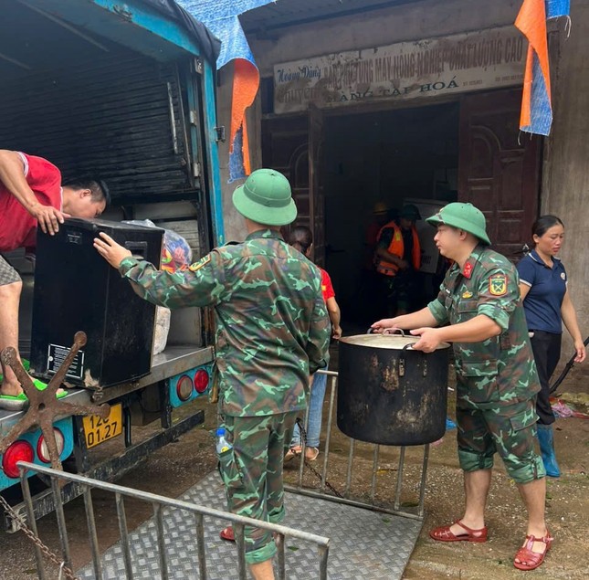 Nước sông Kỳ Cùng lên cao chưa thấy, người dân trắng đêm chạy lũ- Ảnh 7.