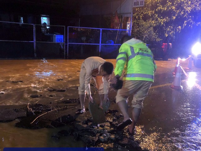 Nước sông Kỳ Cùng lên cao chưa thấy, người dân trắng đêm chạy lũ- Ảnh 11.