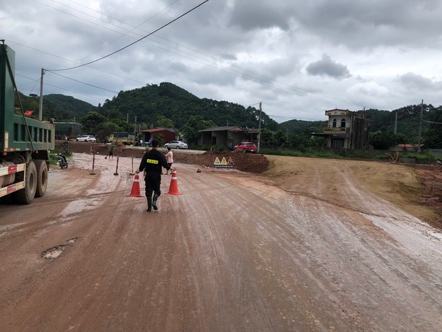 Nước sông Kỳ Cùng lên cao chưa thấy, người dân trắng đêm chạy lũ- Ảnh 3.