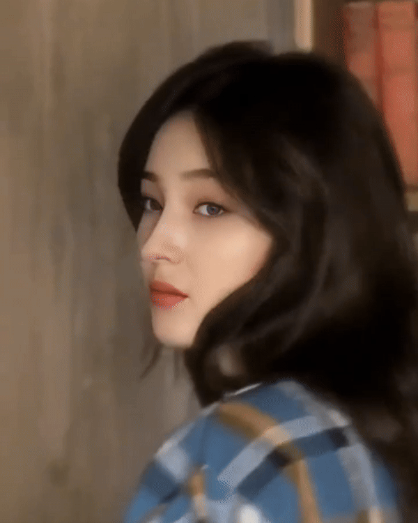 Hot girl phố đi bộ H&agrave; Nội 1 thời giờ l&agrave; mỹ nh&acirc;n đẹp vượt mặt BLACKPINK- Ảnh 11.