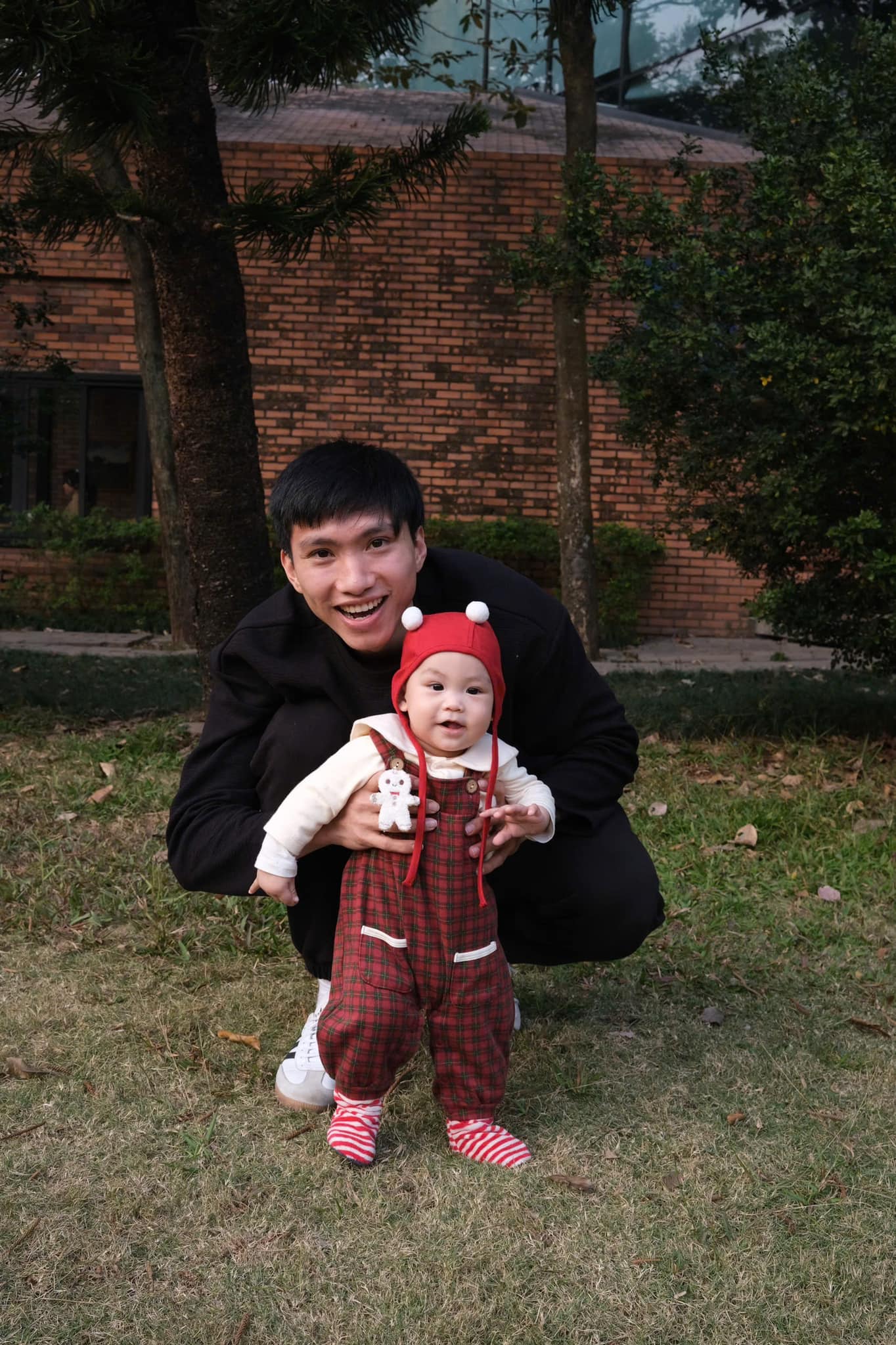 Do&atilde;n Hải My v&agrave; Đo&agrave;n Văn Hậu khoe m&oacute;n qu&agrave; tuyệt vời nhất năm 2024: Kh&ocirc;ng phải căn biệt thự hay chiếc xe sang- Ảnh 3.