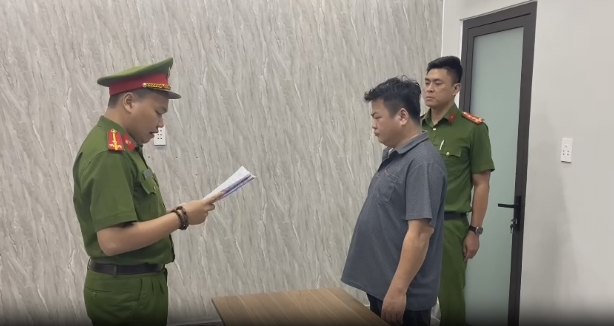 Công an TP HCM bắt giám đốc Công ty đấu giá VAMC vì Lừa đảo - Ảnh 1. Công an TP HCM bắt giám đốc Công ty đấu giá VAMC vì Lừa đảo - Ảnh 1.