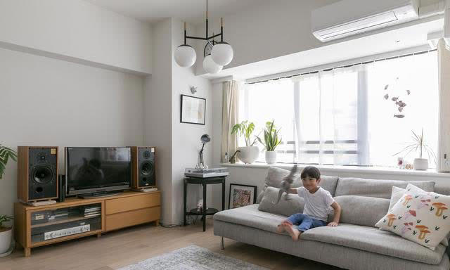 Người vợ 36 tuổi quyết không giao du hay mua sắm, cô chỉ ở nhà và dọn dẹp nơi ở sạch "như lau như li" - Ảnh 1. Người vợ 36 tuổi quyết không giao du hay mua sắm, cô chỉ ở nhà và dọn dẹp nơi ở sạch "như lau như li" - Ảnh 1.