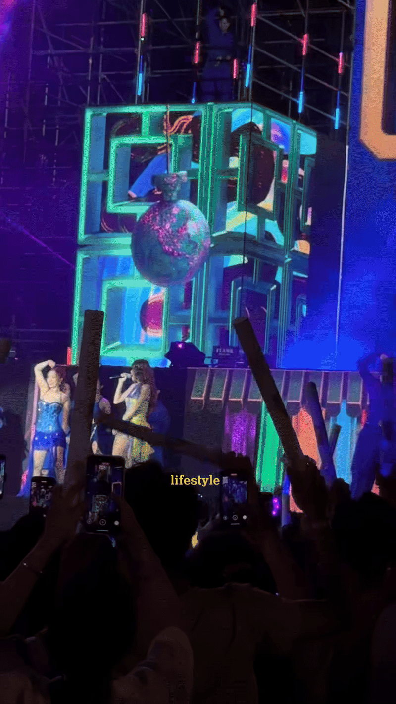 Ho&agrave;ng Th&ugrave;y Linh - Đen t&aacute;i xuất hậu sinh con: L&agrave;m 3 điều đặc biệt, h&agrave;ng chục ng&agrave;n người ph&aacute;t sốt v&igrave; c&aacute;i nắm tay! - Ảnh 1.