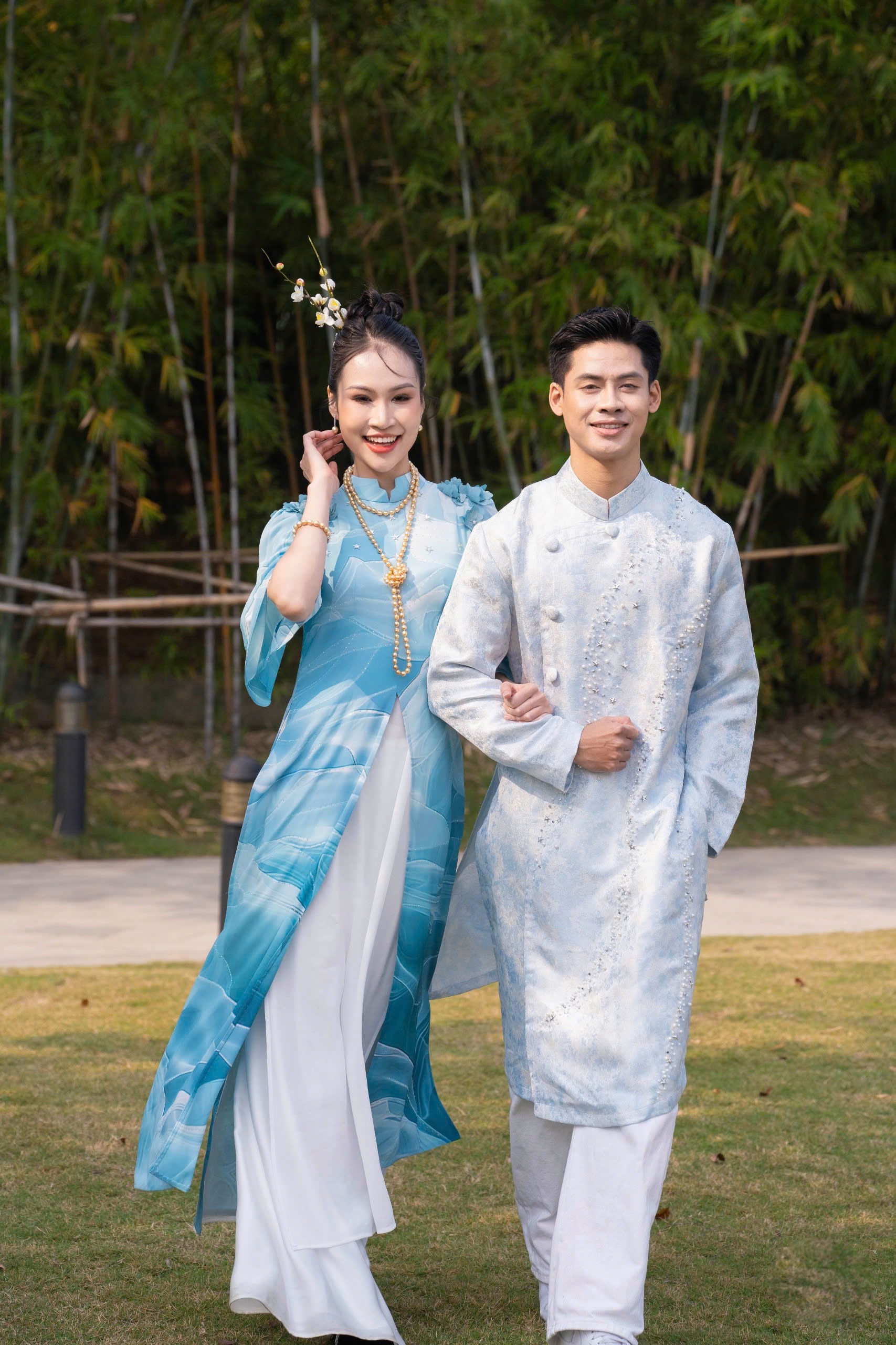 D&agrave;n người mẫu diện &aacute;o d&agrave;i của NTK Ho&agrave;ng Ly - Ảnh 8.