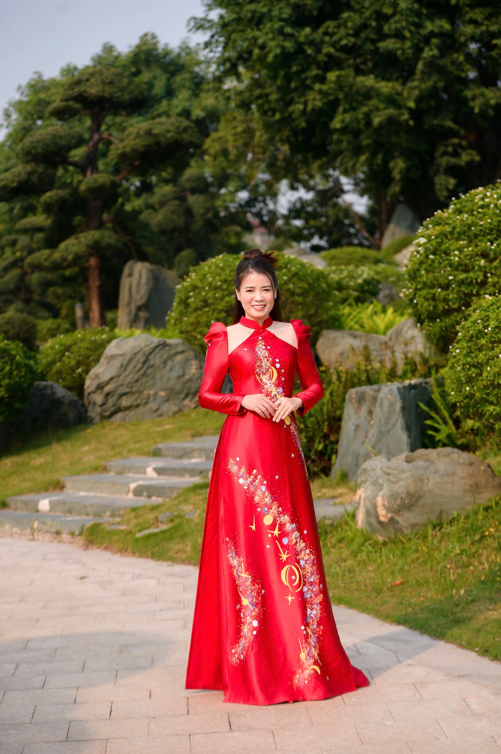 D&agrave;n người mẫu diện &aacute;o d&agrave;i của NTK Ho&agrave;ng Ly - Ảnh 2.