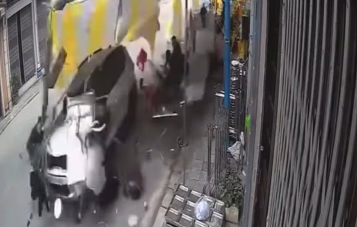 Tài xế chánh thanh tra Hải Dương gây tai nạn đám tang do uống rượu - Ảnh 1.