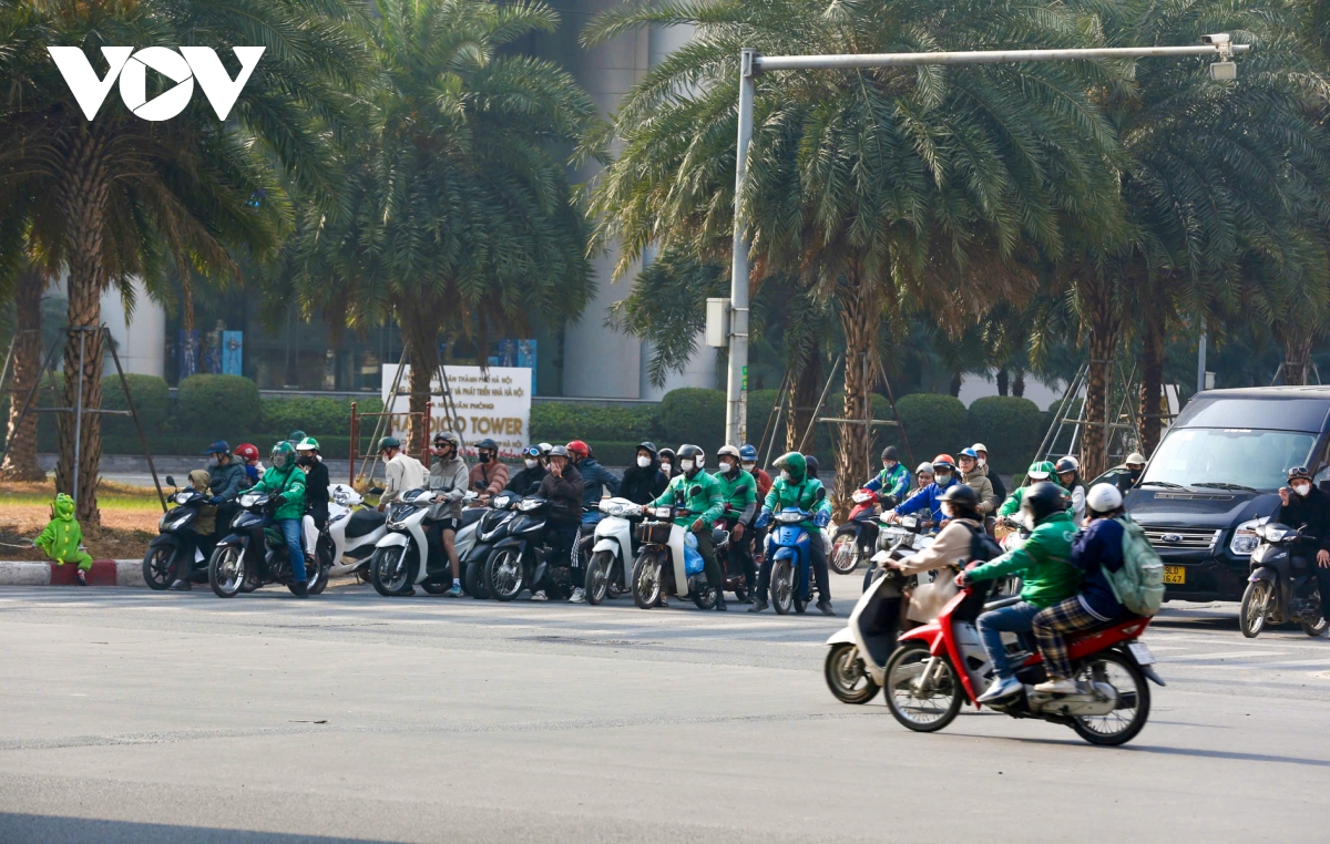 Ngày đầu áp dụng xử phạt giao thông nghiêm khắc , tài xế ân hận - Ảnh 5.