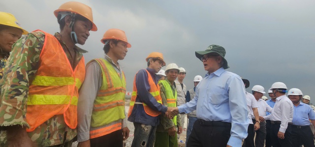 Bình Dương: Người được thưởng Tết cao nhất 840 triệu đồng, làm ở công ty bất động sản - Ảnh 1. Bình Dương: Người được thưởng Tết cao nhất 840 triệu đồng, làm ở công ty bất động sản - Ảnh 1.