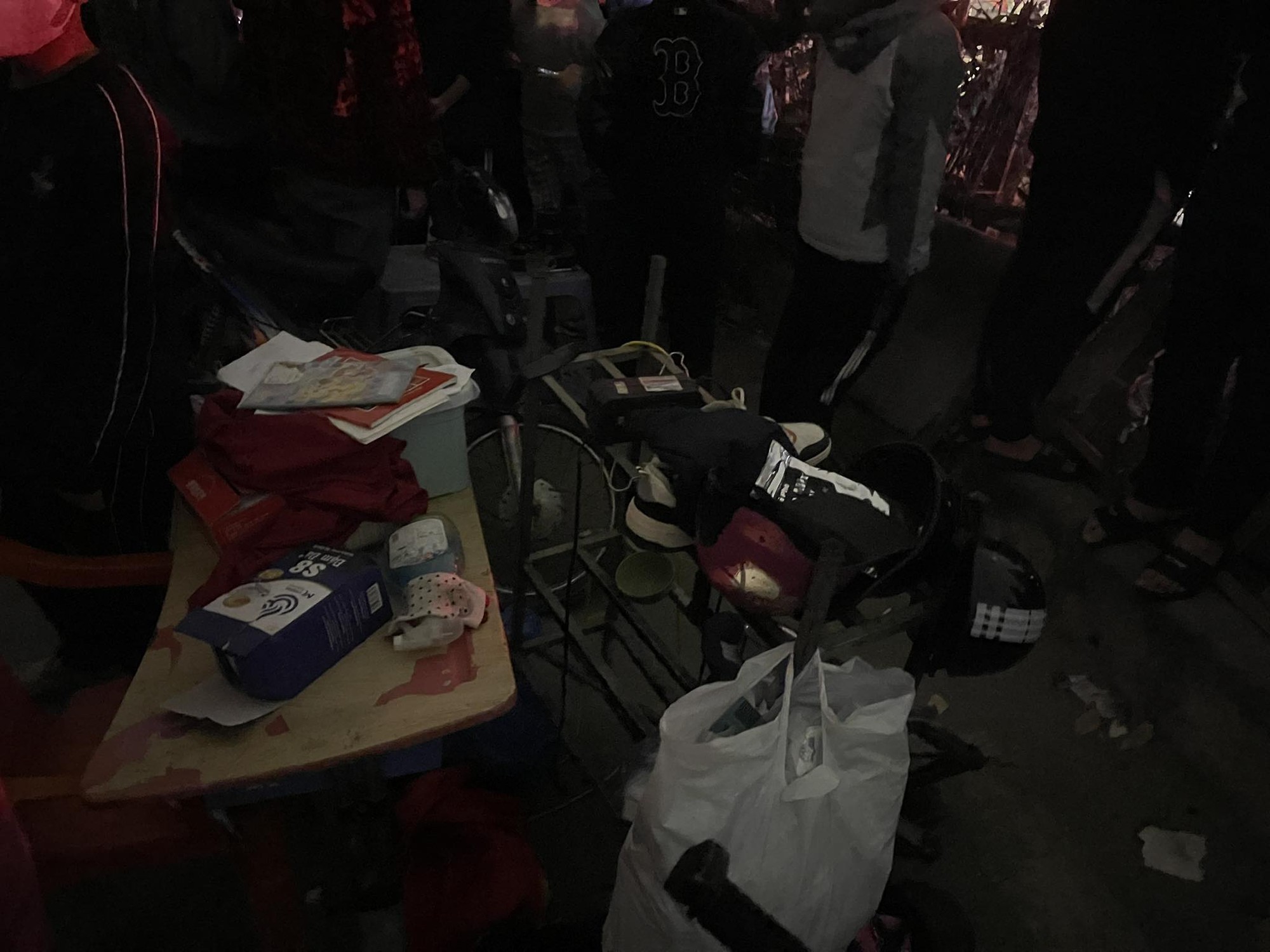 Nhân chứng kể lại vụ cháy lớn 300m2 tại Hồ Tùng Mậu - Ảnh 3.