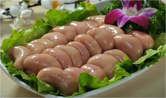 Bộ phận "nhạy cảm" của con g&agrave; đang sốt khắp mạng x&atilde; hội v&igrave; thơm, ngọt, b&eacute;o: "Nam ăn bổ dương, nữ ăn nở ngực", nhưng c&oacute; 1 điều g&acirc;y hại- Ảnh 1.