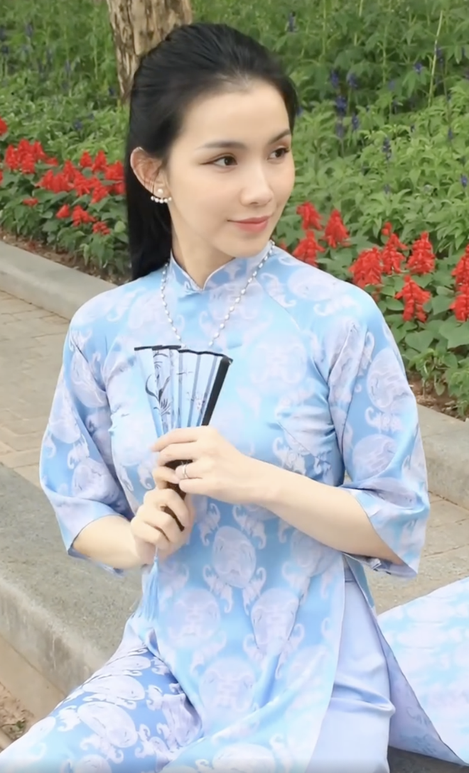 Hoa hậu đăng quang 17 năm trước bất ngờ gây sốt với clip 38 giây, ai xem xong cũng nói câu này - Ảnh 4. Hoa hậu đăng quang 17 năm trước bất ngờ gây sốt với clip 38 giây, ai xem xong cũng nói câu này - Ảnh 4.