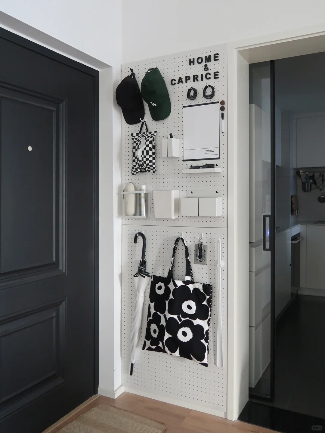 T&ocirc;i đ&atilde; bị sốc khi ph&aacute;t hiện ra nơi k&iacute;n đ&aacute;o n&agrave;y trong nh&agrave; ho&agrave;n to&agrave;n c&oacute; thể trở th&agrave;nh kho lưu trữ "đỉnh ch&oacute;p"! - Ảnh 11.