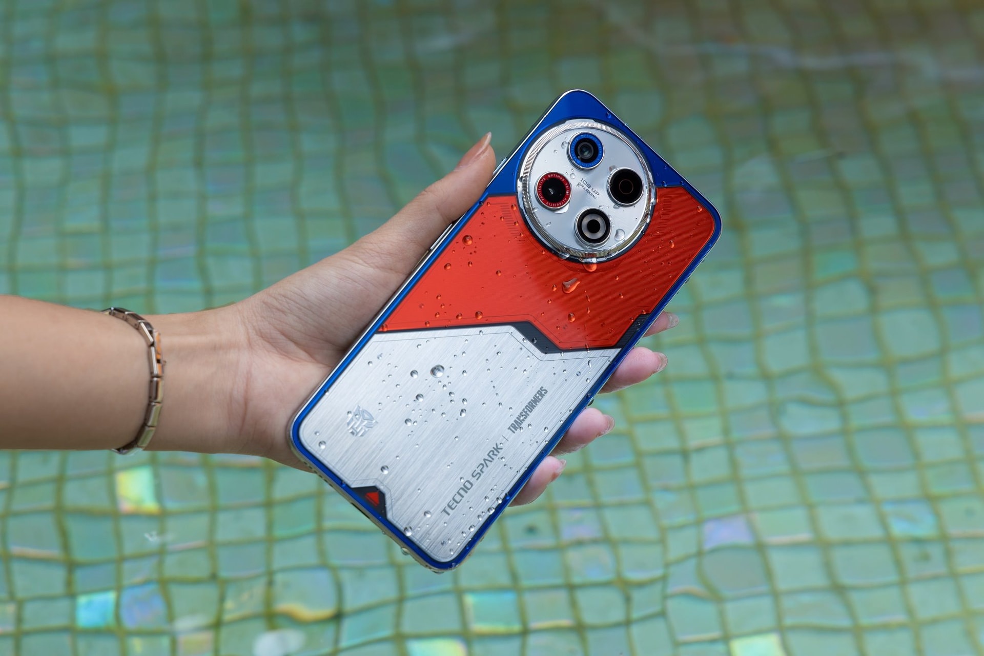 Một DN sản xuất camera chụp biển số nét căng dù xe chạy 250km/h: Tài xế bị phạt nguội "tâm phục khẩu phục" - Ảnh 1.